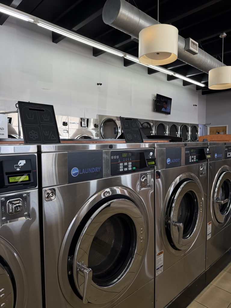 stellar-laundry-antioch-tn-payment-kiosk-card-reader-img-6107