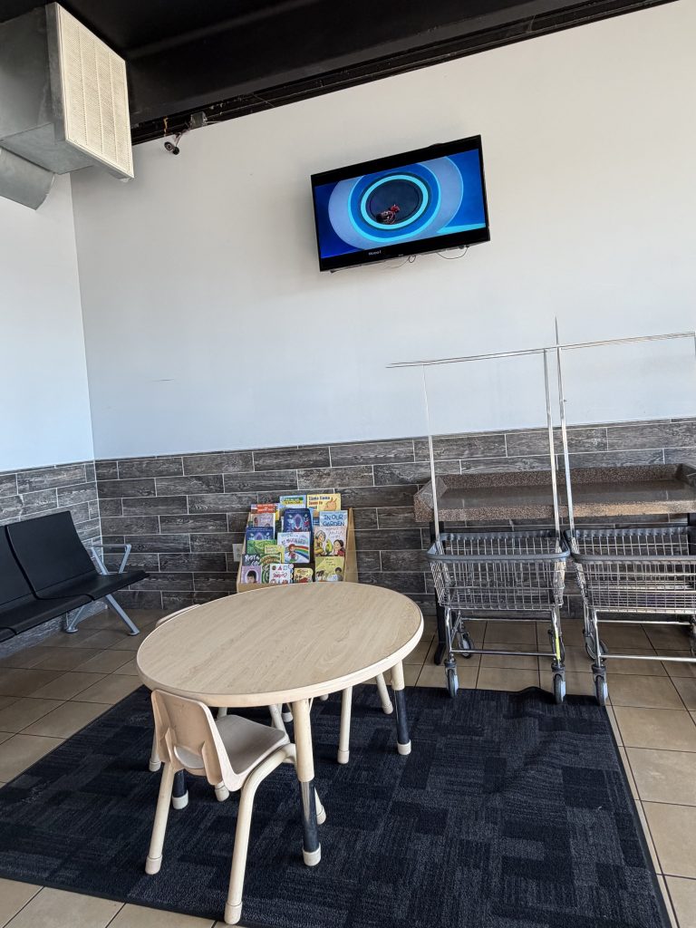stellar-laundry-antioch-tn-seating-area-img-6146 Comfortable customer seating area at Stellar Laundry Antioch